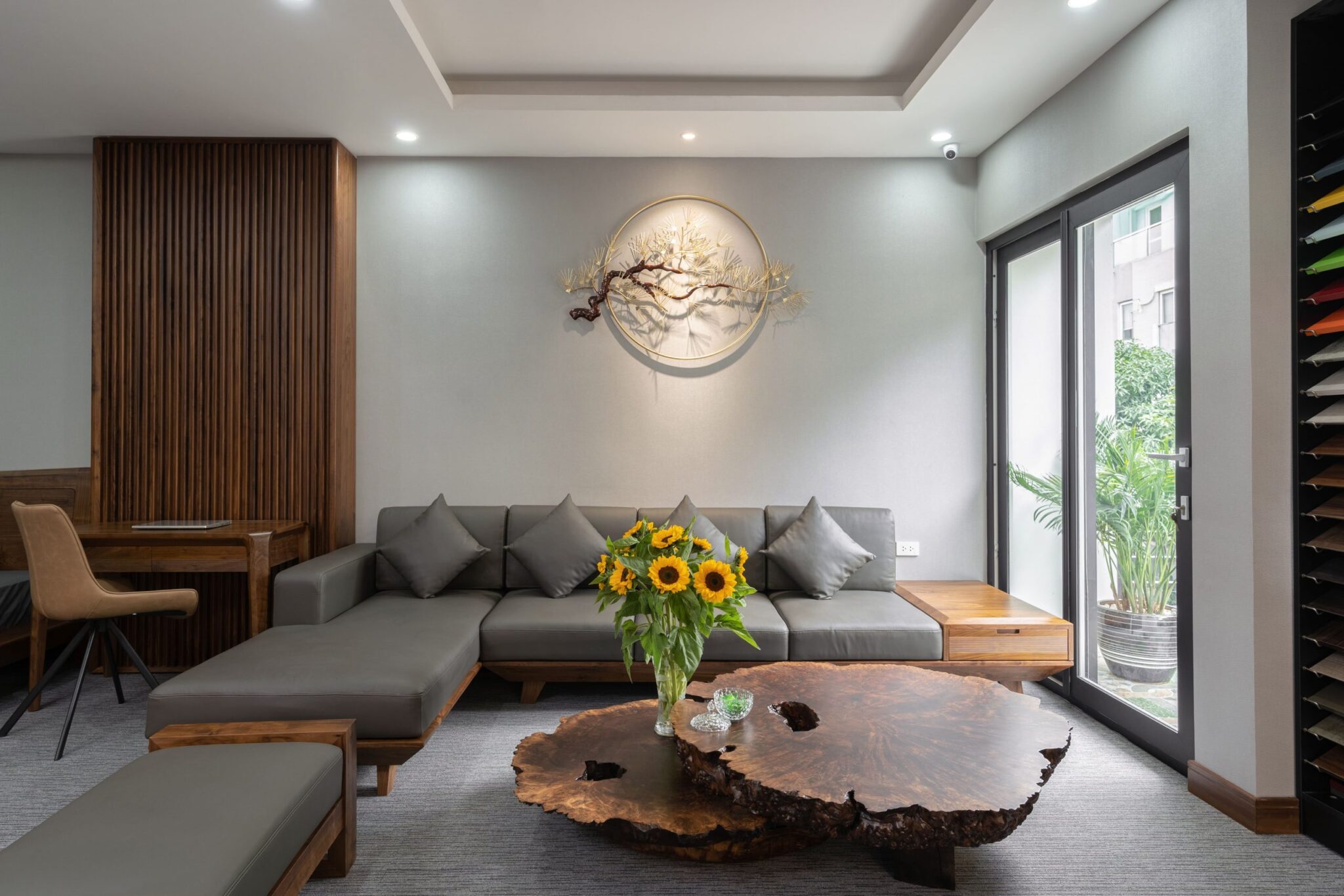 Những mẫu ghế sofa gỗ đẹp: Tận hưởng sự thoải mái và sang trọng